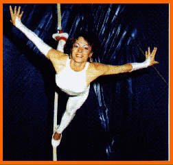 Cirkus-maskot2.jpg (13336 bytes)