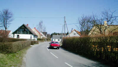 Hemmed-400.jpg (12879 bytes)