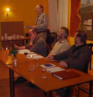 panel300.jpg (11318 bytes)