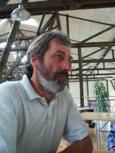 09060001.jpg (8342 bytes)